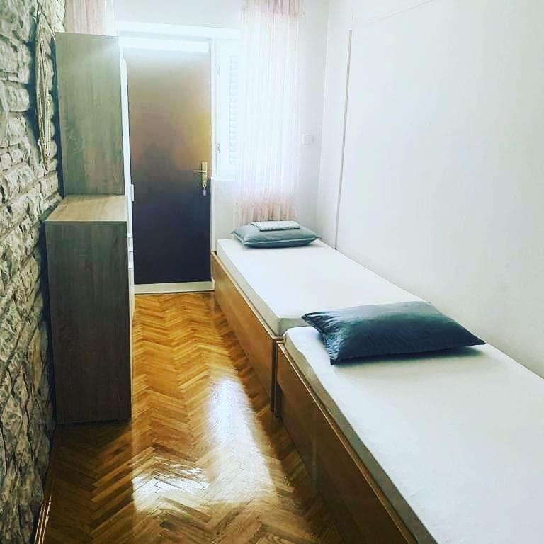 Apartment 51 Gornji Karin Rom bilde